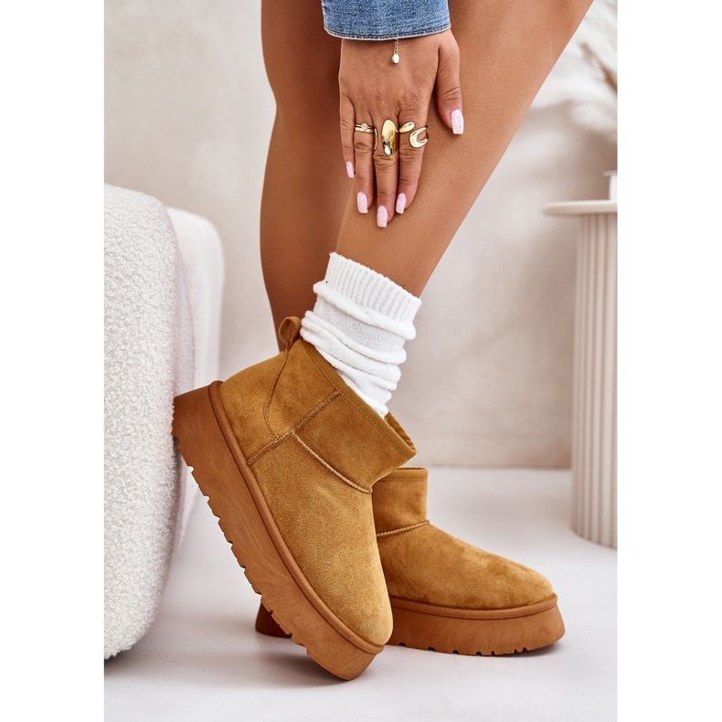 News Bottes de neige des femmes basses sur la plate-forme isolées avec une fourrure de chameau brun 2