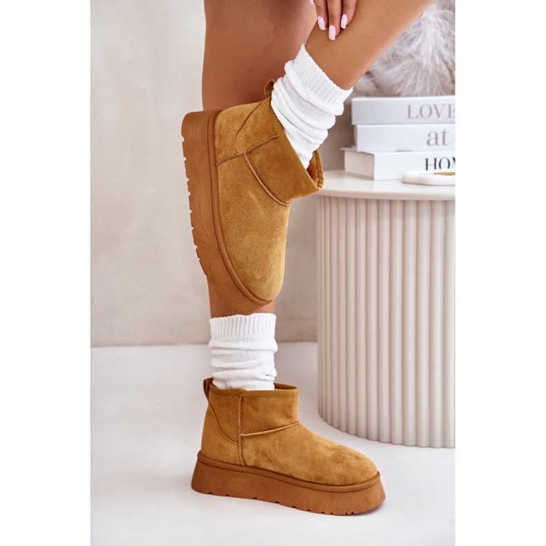 News Bottes de neige des femmes basses sur la plate-forme isolées avec une fourrure de chameau brun 4