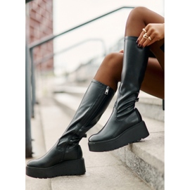 Cuissardes pour femmes sur plateforme et compensée Vinceza 58342 noir 2