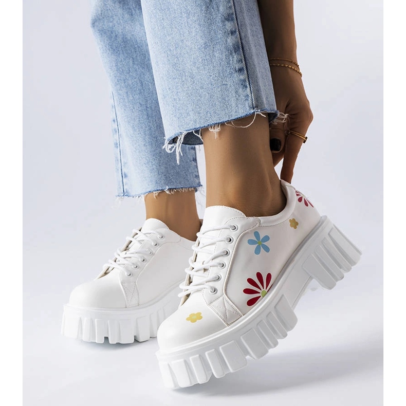 Richelieus blancs ornés de fleurs Gémeaux 1