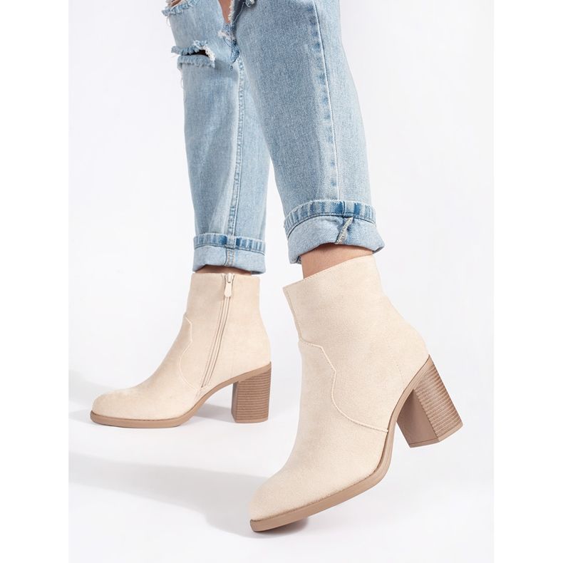 Bottines classiques femme en daim beige 1