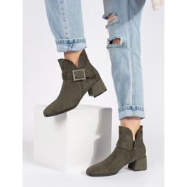 Bottines femme en daim vert foncé avec boucle argentée 3