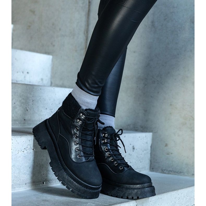 Baskets noires à semelle épaisse et fourrure Best le noir 1