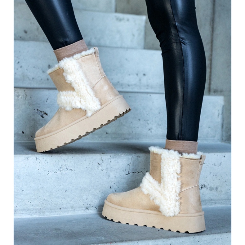 Bottes de neige à plateforme en éco-daim beige décorées de fourrure de Peters 1