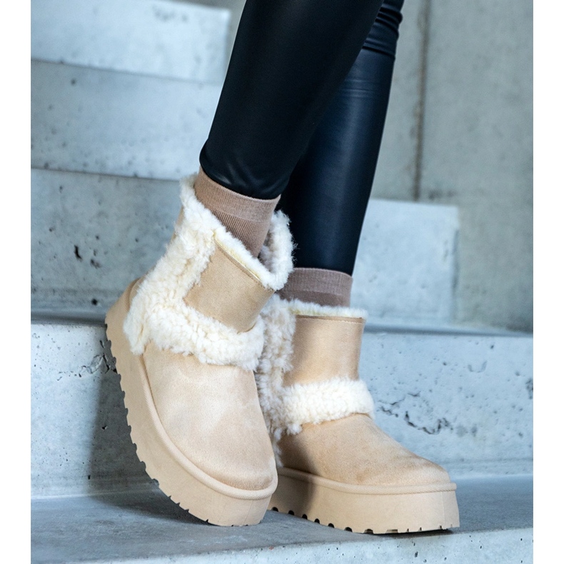 Bottes de neige à plateforme en éco-daim beige décorées de fourrure de Peters 2