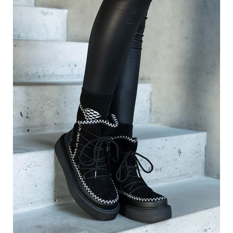 Boots de neige noires à plateforme et lacets ornés de broderies Mckenzie 2