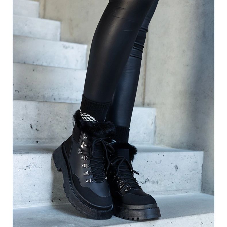 Bottines plateforme massives noires avec fourrure d'Estrada 2