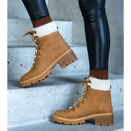 Bottines à lacets marron ornées d'un manteau en peau de mouton Moses brun 1