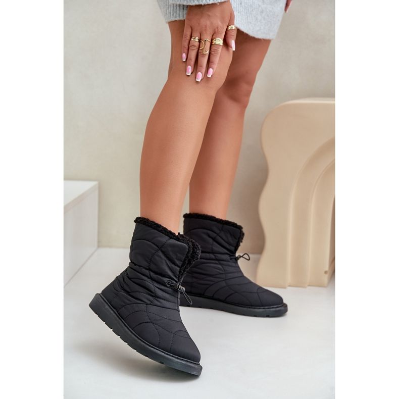 Bottes de neige noires Vamidra pour femmes avec cordon de serrage isolées avec fourrure 2