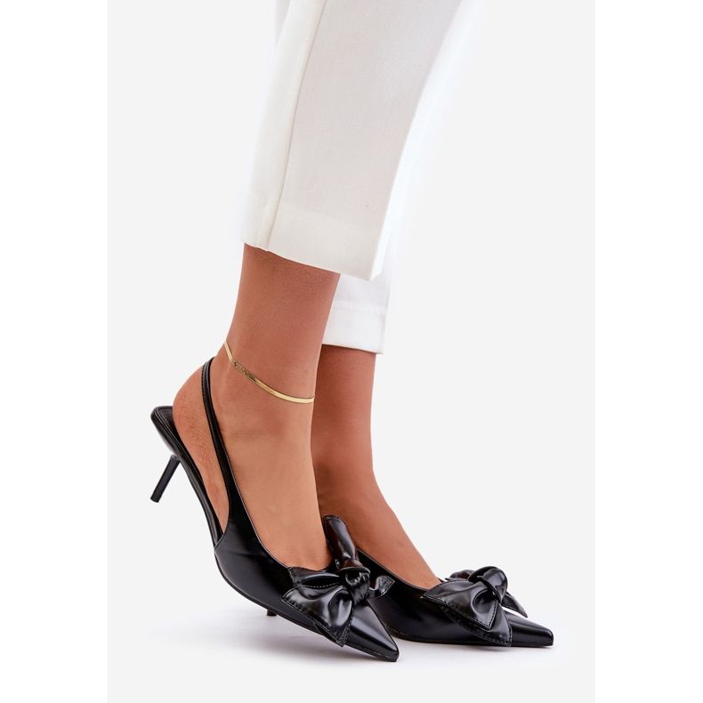 Talons hauts noirs en cuir écologique avec un nœud Emirenna le noir 1