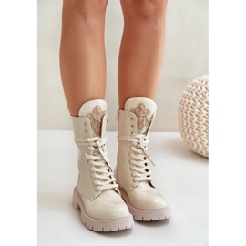 Bottines De Travail Isolées Vernies Avec Décoration Beige Kelilea 1 Bottines De Travail Isolées Vernies Avec Décoration Beige Kelilea 1