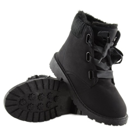 Bottes isolées noires 33PT01 negro 2