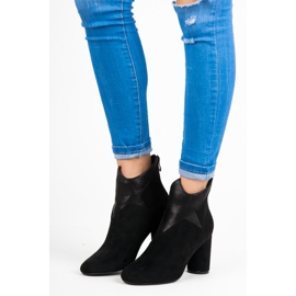 Vices Bottes sur un poteau le noir 6