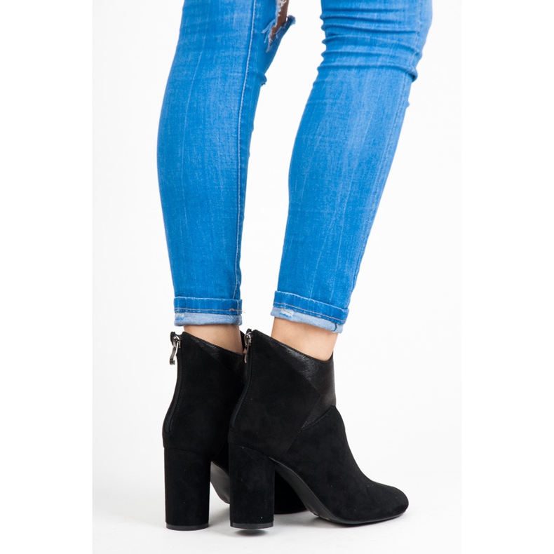 Vices Bottes sur un poteau le noir 1