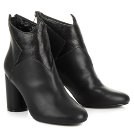 Vices Bottes sur un poteau le noir 5