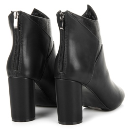 Vices Bottes sur un poteau le noir 4