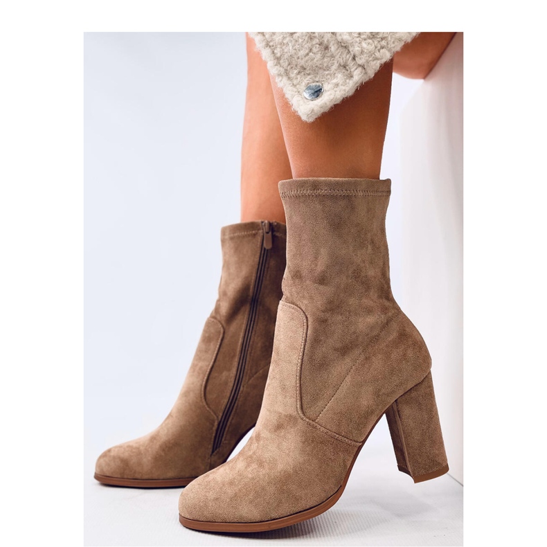 Bottines à talons en daim taupe beige 1