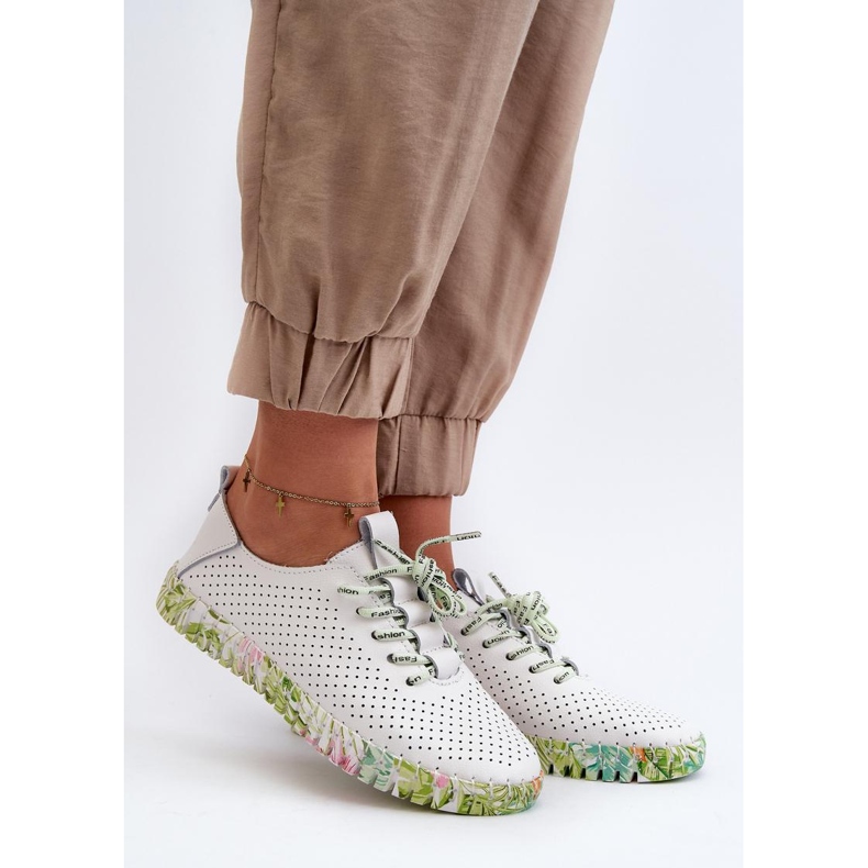 Chaussures Modèle 24PB32-6902 Blanc blanche 1