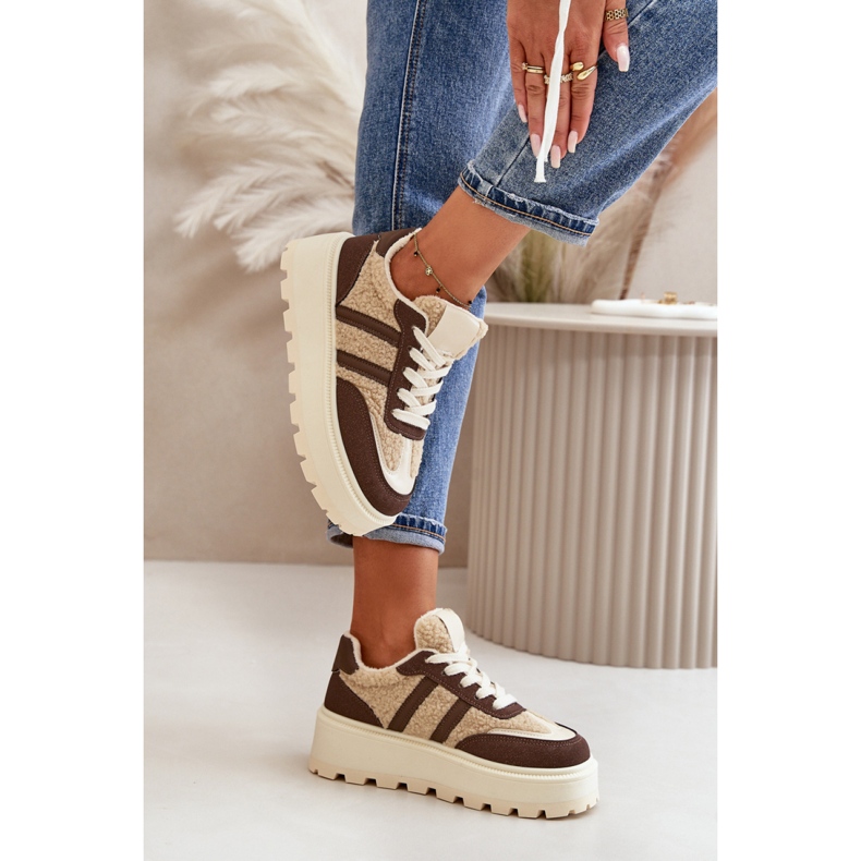 Chaussures de sport modèle 24886 marron brun 1 Chaussures de sport modèle 24886 marron brun 1