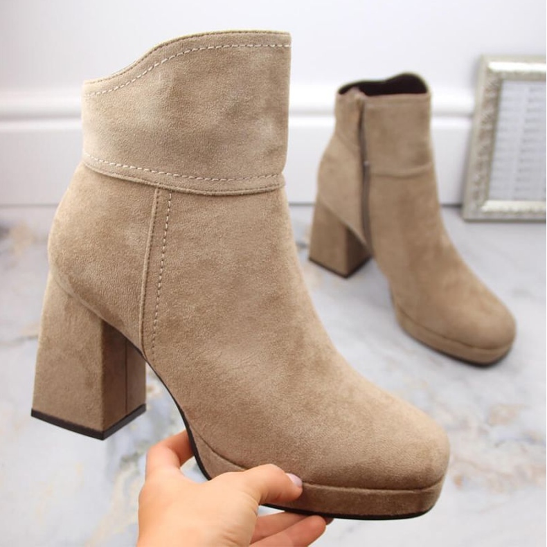Bottines isolées en daim à talon haut et plateforme M.Daszyński W SAN24B, beige 1