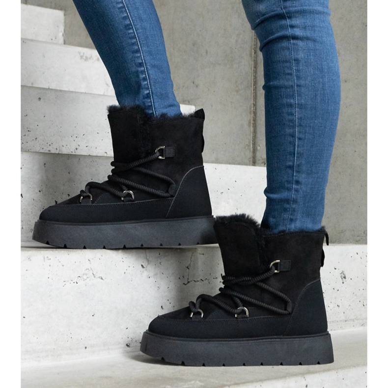 Boots de neige femme noires à plateforme et doublure en fourrure 1