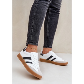 Baskets basses de sport pour femmes, blanches 2 Baskets basses de sport pour femmes, blanches 2