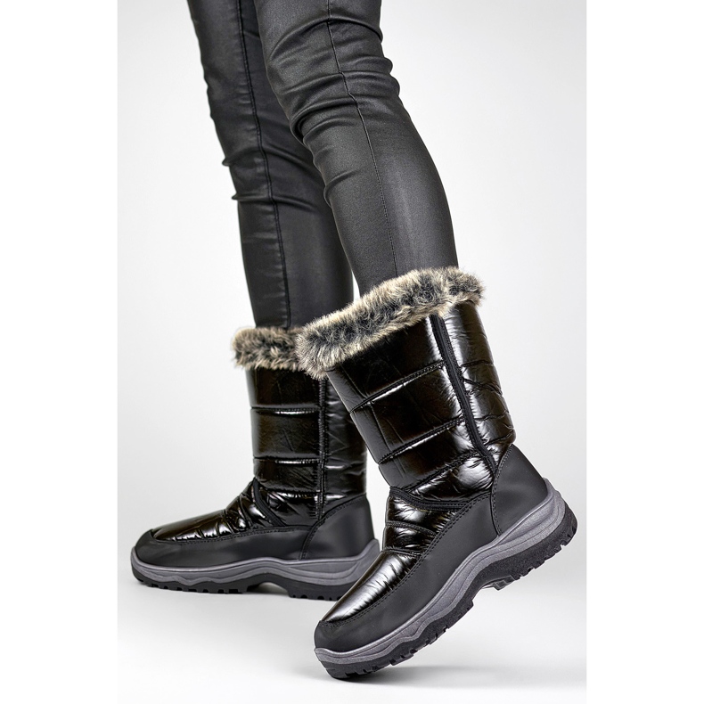 Bottes de neige hautes isolées noires pour femme avec fourrure noire 1