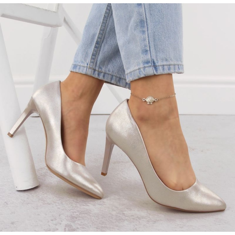 Escarpins Sergio Leone 1339 en daim beige 2