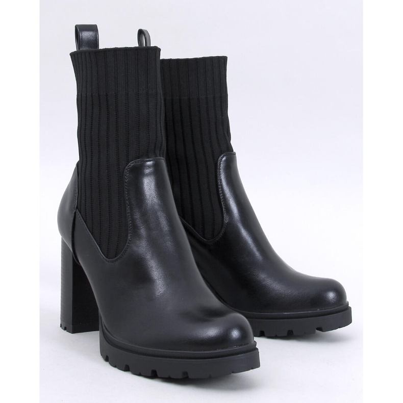 Bottines femme à talon et revers le noir 1