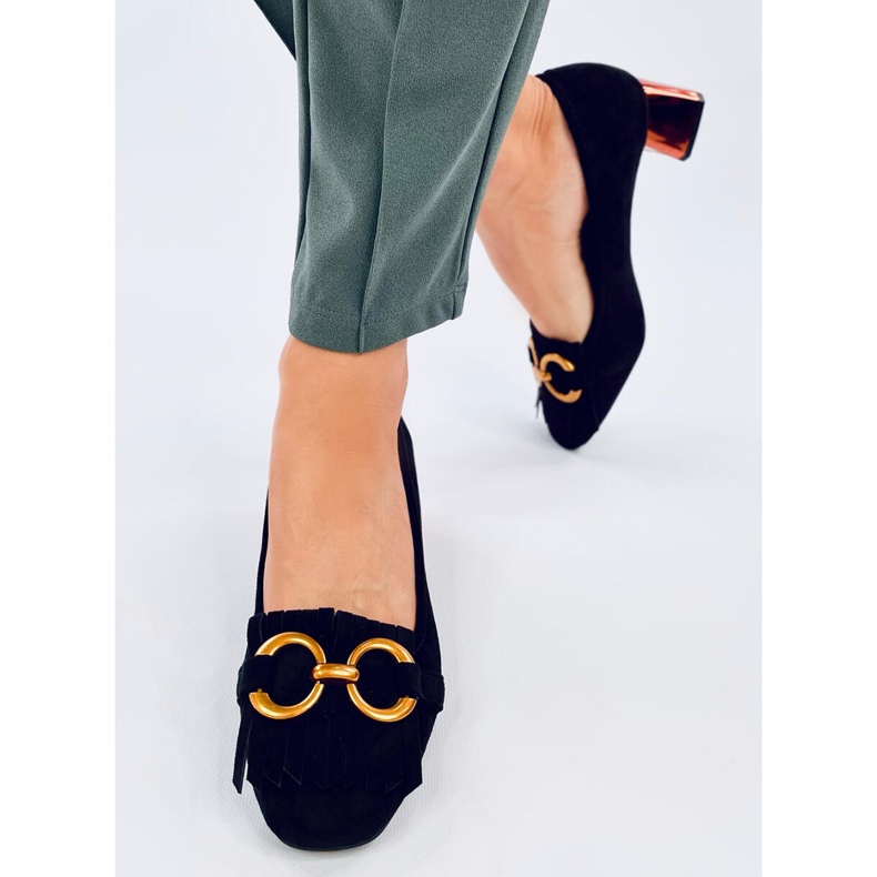 Escarpins à talon en cuivre noir avec décoration dorée le noir 1