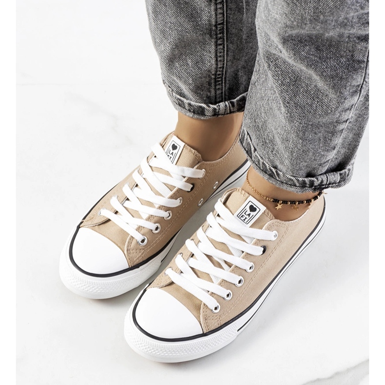 Baskets classiques pour femmes Kolind beiges 1