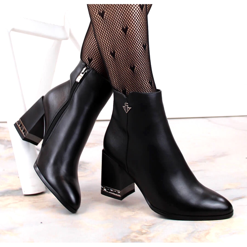 Bottes isolées noires pour femmes avec Filippo DBT4842 / 23 BK 3
