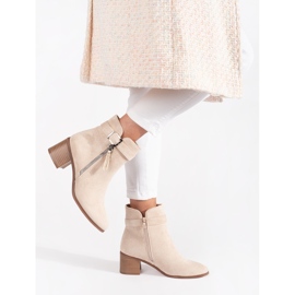 Bottines à talons hauts femme en daim beige clair 3