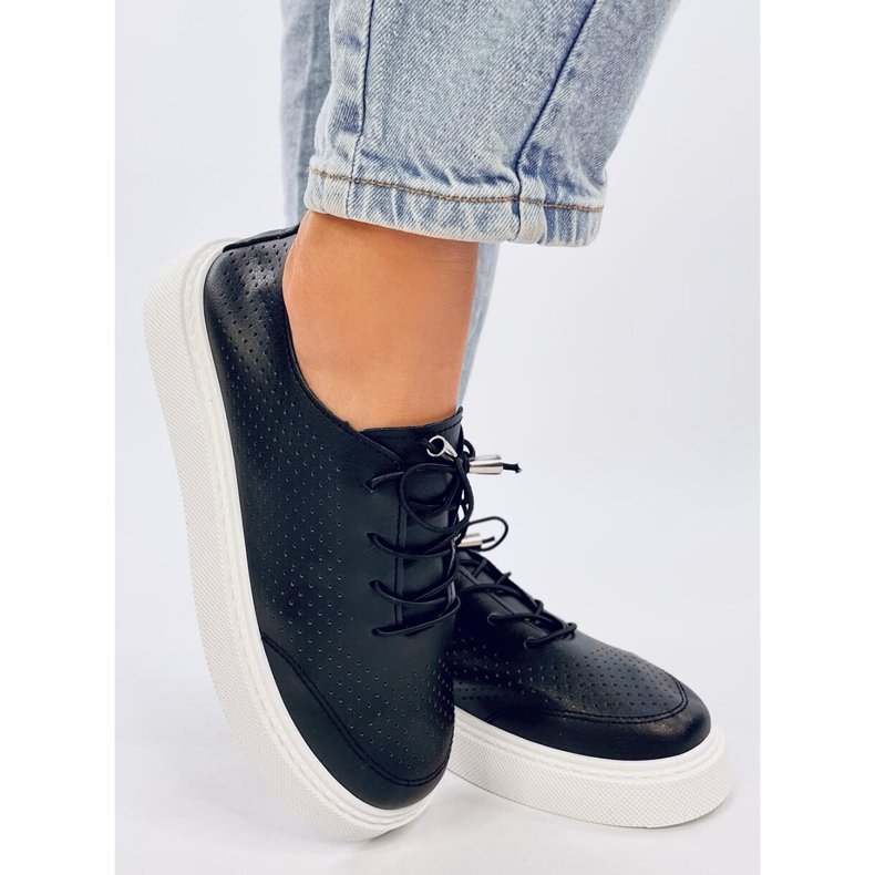 Baskets ajourées en éco-cuir, noir le noir 2