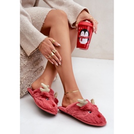 Chaussons de Noël en fourrure corail avec motif renne rouge 2 Chaussons de Noël en fourrure corail avec motif renne rouge 2