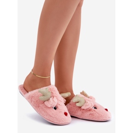Chaussons de Noël en fourrure rose avec motif renne 1