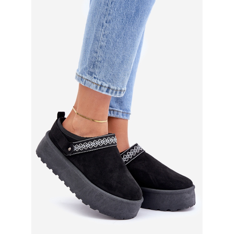 Bottines de neige noires avec broderie décorative 1