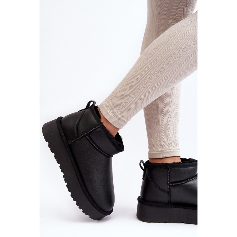 Bottes de neige en cuir noir avec doublure en fourrure 2