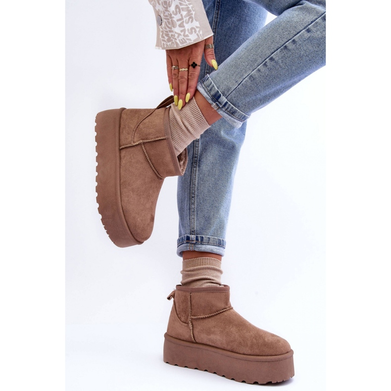 Bottes de neige en daim isolées avec de la fourrure beige 1