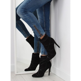 Daim noir sur un talon haut le noir 4