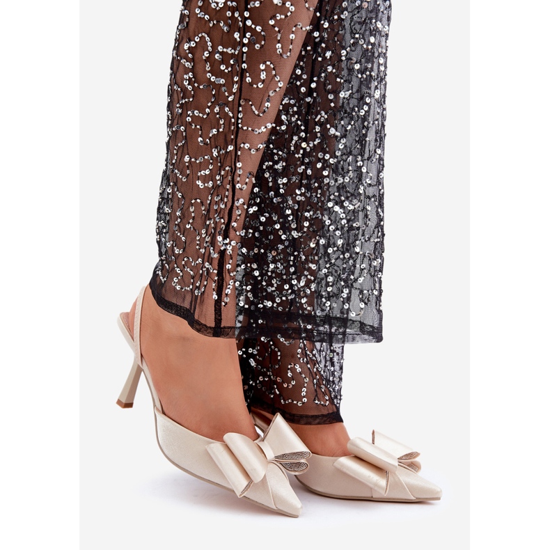 Talons hauts en tissu doré avec nœud d'or 1