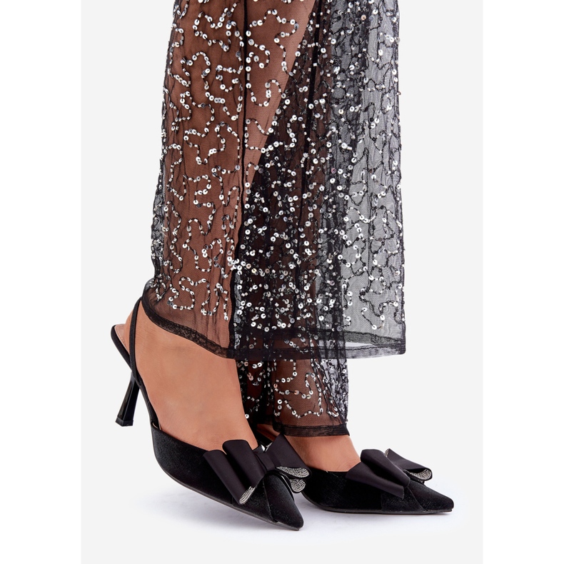 Talons hauts en tissu noir avec un noeud 1