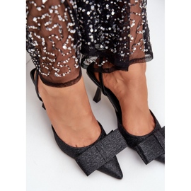Talons hauts noirs brillants avec un nœud le noir 7