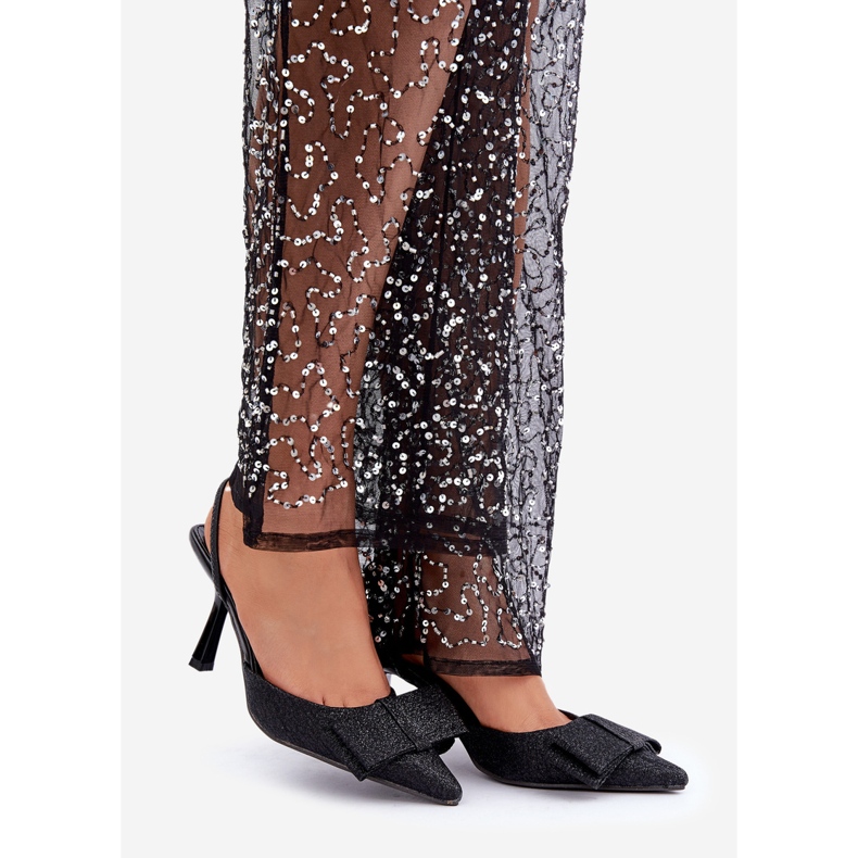 Talons hauts noirs brillants avec un nœud 1