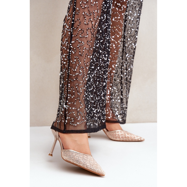 Talons hauts à talon ouvert décoré de paillettes dorées d'or 2