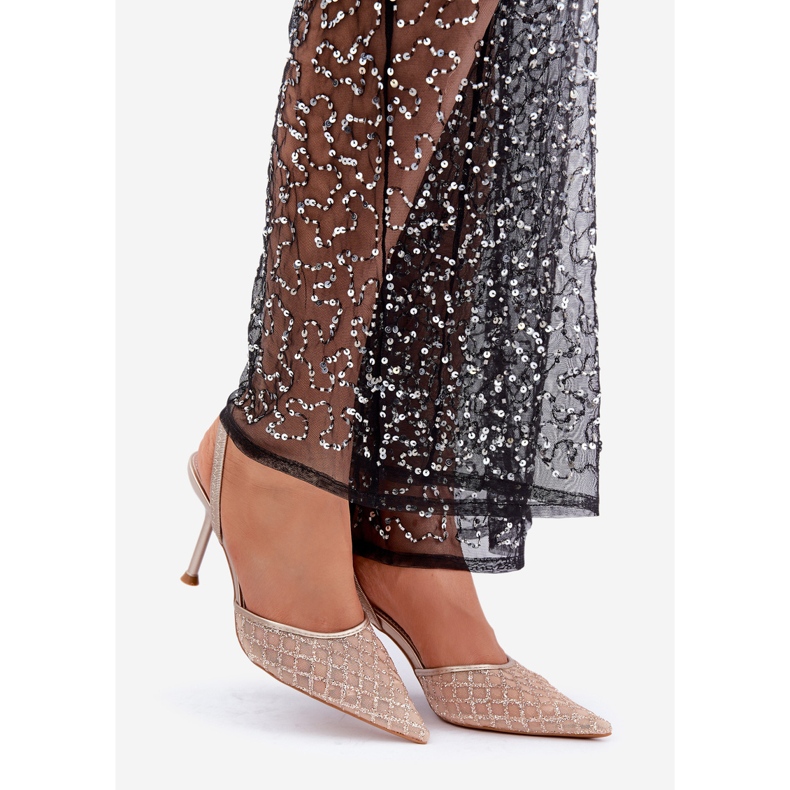 Talons hauts à talon ouvert décoré de paillettes dorées d'or 1