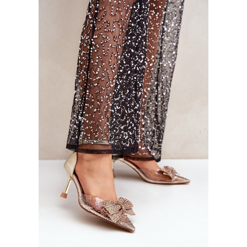 Talons hauts décorés avec nœud doré 2