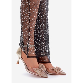 Talons hauts décorés avec nœud doré d'or 1