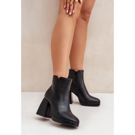 Bottines à talons hauts noires en cuir écologique le noir 2