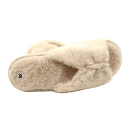 Evento Slippers pour femmes avec une fourrure douce 20pa36-3360 beige 5